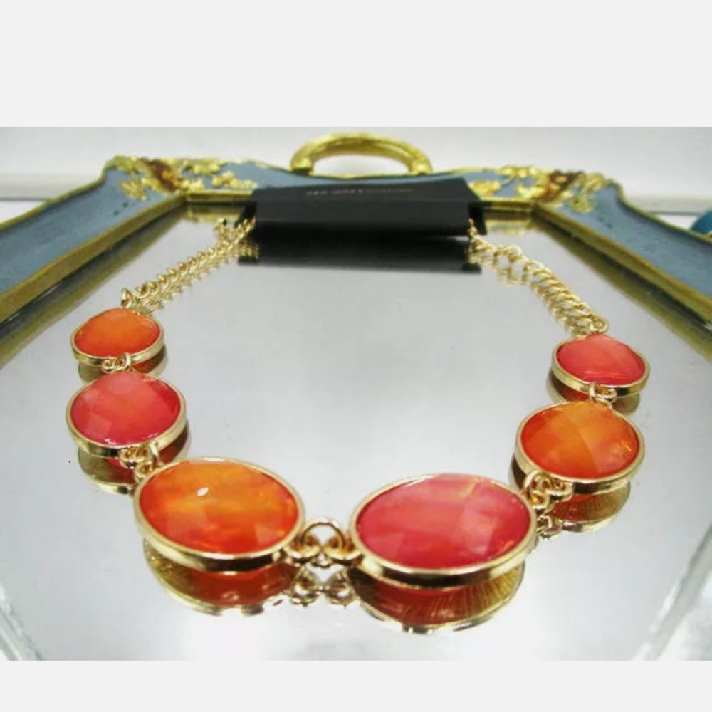 New multicolor gold tone necklace